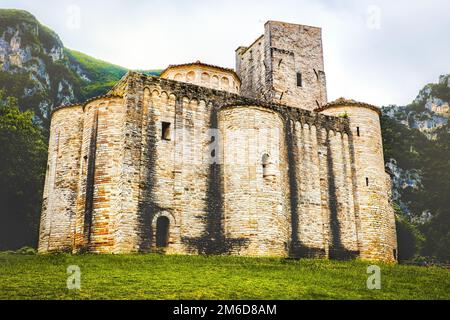 Abbazia di San Vittore in Genga - Marche - Italia Foto Stock