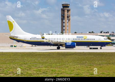 Miami Air International Boeing 737-800 aereo Aeroporto di Fort Lauderdale Foto Stock