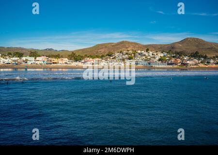 Cayucos state Beach si trova proprio sul lungomare della città di Cayucos, Costa Centrale della California Foto Stock