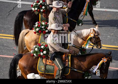 Pasadena, California, Stati Uniti. 2nd Jan, 2023. La 134th° edizione della Rose Parade si tiene a Pasadena, California, il 2 gennaio 2023. (Credit Image: © Dominick Sokotoff/ZUMA Press Wire) Foto Stock