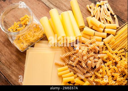 Selezione di pasta italiana secca assortita Foto Stock