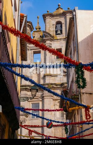 Porto, Portogallo - SÃ£o JoÃ£o decorazioni colorate Foto Stock