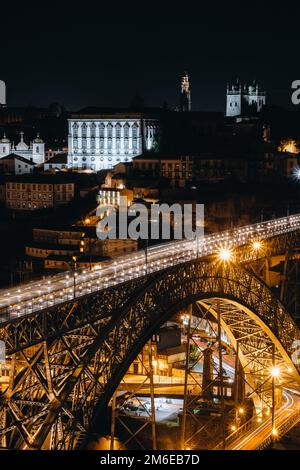 Porto, Portogallo: Vista aerea da Serra do Pilar di notte Foto Stock