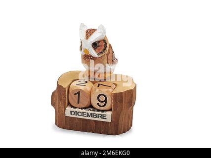 Penna in legno o plastica con varie figure. Regalo. Affilatrice a matita. Calendario. Forniture scolastiche Foto Stock