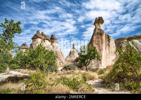 Formazioni rocciose dei Camini delle fate a Pasabag o nella Valle dei Monaci, Cappadocia, Turchia. Foto Stock