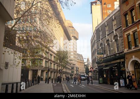 Londra - Novembre 2022: Edifici governativi del Regno Unito su Petty France a Westminster SW1 Foto Stock