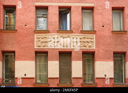 Frammento del design architettonico della facciata in stile Art Nouveau Foto Stock