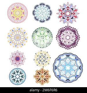 Motivi mandala colorati su sfondo bianco Illustrazione Vettoriale