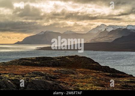 Eskifjordur sul lato orientale dell'Islanda Foto Stock