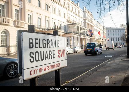 Londra - Piazza Belgrave, una piazza del giardino del 19 ° secolo in Belgravia / Knightsbridge zona notevole per i suoi numerosi edifici ambasciati e consolati Foto Stock