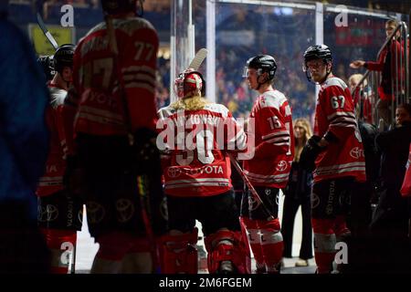 COLONIA, GERMANIA - 2 GENNAIO 2023: Partita di hockey DEL Kölner Haie - Düsseldorfer EG Foto Stock