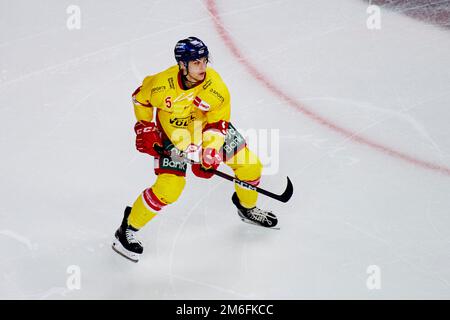 COLONIA, GERMANIA - 2 GENNAIO 2023: Partita di hockey DEL Kölner Haie - Düsseldorfer EG Foto Stock