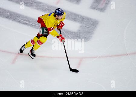 COLONIA, GERMANIA - 2 GENNAIO 2023: Partita di hockey DEL Kölner Haie - Düsseldorfer EG Foto Stock