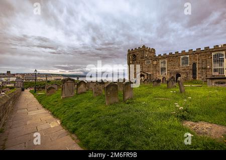 Whitby - 23 2022 maggio: Città medievale di Whitby, Inghilterra. Foto Stock