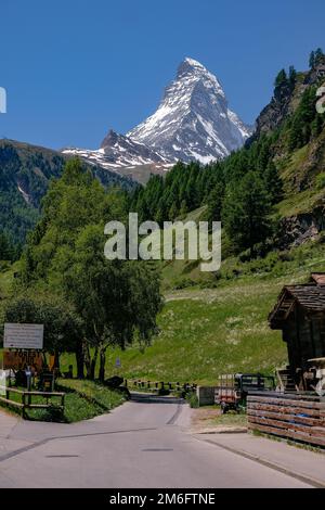 Il Matterhorn Peak, il Matterhorn Peak, la vista da Zermatt - la famosa e iconica montagna svizzera nelle Alpi, Zermatt, Vallese, Foto Stock