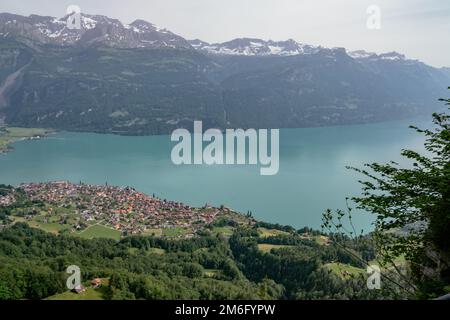 Vista panoramica aerea - treno da Rothorn a Brienz - Brienz-Rothorn bahn è una ferrovia a cremagliera a scartamento ridotto con bella mou Foto Stock