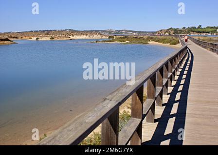 Laguna nelle dune vicino Ferragudo, Algarve - Portogallo Foto Stock
