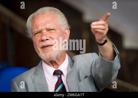 Peterborough, Regno Unito. 11th luglio, 2015. Pre stagione amichevole Peterborough United contro West Ham United. David Gold, Presidente del Regno Unito del prosciutto occidentale. Credit: Action Plus Sports/Alamy Live News Foto Stock