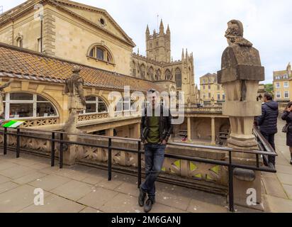 Bath - Maggio 29 2022: Bagni romani nella vecchia città romana di Bath, Inghilterra. Foto Stock