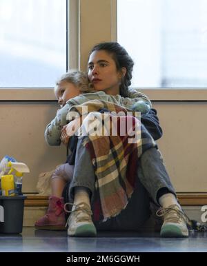 Cameriera Margaret Qualley Foto Stock