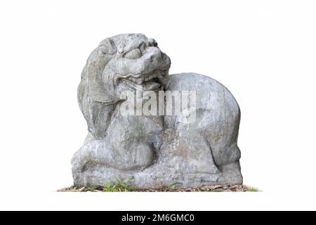 Affascinante ingenuo leone di pietra isolato Foto Stock