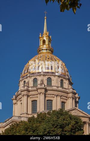 La cupola dorata della Chiesa di Les Invalides a Parigi, Francia Foto Stock