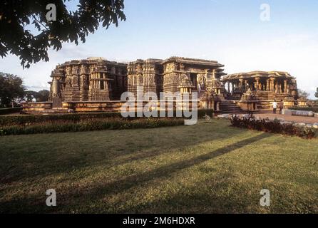 12th ° secolo Hoysaleswara tempio in Halebid Halebidu, Karnataka, India del Sud, India, Asia Foto Stock