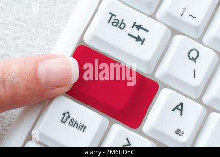 Navigazione nella cronologia delle transazioni online, creazione di un file system organizzato, creazione di idee per e-mail, dispositivo di comunicazione globale, apprendimento Foto Stock