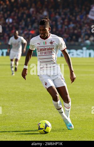 Salerno, Italia. 04th Jan, 2023. Stadio Arechi, Salerno, Italia, 04 gennaio 2023, Rafael Leao di Milano durante US Salernitana vs AC Milan - calcio italiano Serie A Match Credit: Live Media Publishing Group/Alamy Live News Foto Stock