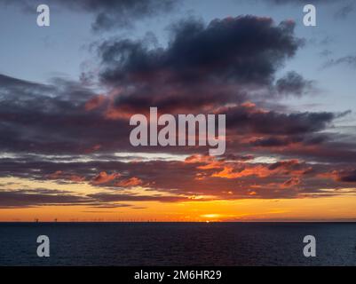 Sunset Sky sul canale inglese Foto Stock
