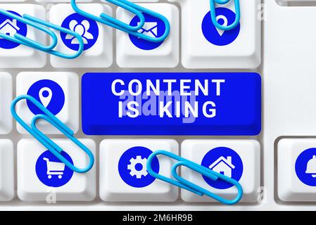 Il contenuto che mostra il segno è Re. Approccio aziendale il contenuto è il cuore delle strategie di marketing di oggi Foto Stock