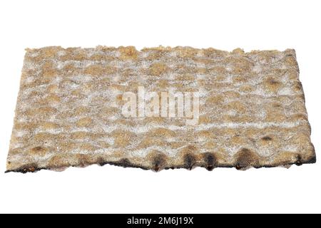 Pane piatto di segale svedese isolato su sfondo bianco Foto Stock