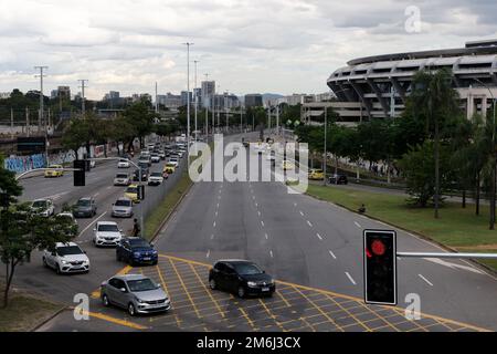Avenue King Pelé allo stadio Macaranã, cartello stradale. Omaggio al famoso giocatore brasiliano di calcio Pele, Edson Arantes do Nascimento - Rio de Janeiro Brasile Foto Stock