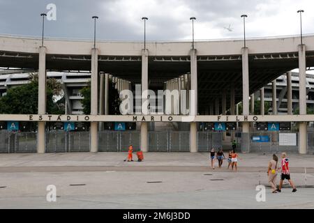 Avenue King Pelé allo stadio Macaranã, cartello stradale. Omaggio al famoso giocatore brasiliano di calcio Pele, Edson Arantes do Nascimento - Rio de Janeiro Brasile Foto Stock