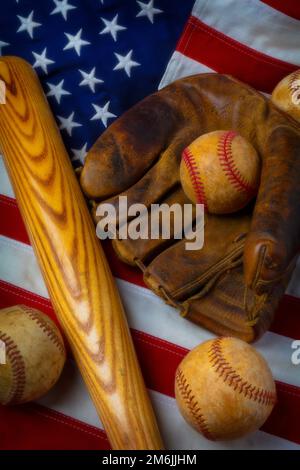 Baseball americano con Bat Still Life Foto Stock