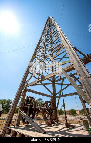 Attrezzature storiche per giacimenti petroliferi a Midland, Texas Foto Stock