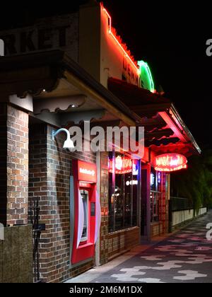 Scena notturna nel quartiere storico di Ybot City, Tampa, Florida Foto Stock
