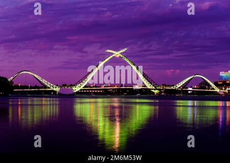 Matagarup Bridge Lights on the Swan River, Burswood, Perth Western Australia Foto Stock