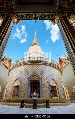 Wat Ratchabophit tempio a Bangkok Thailandia, bellissimo tempio con pagoda d'oro a Bangkok Foto Stock