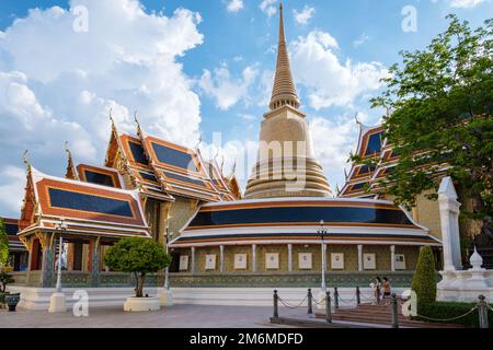 Wat Ratchabophit tempio a Bangkok Thailandia, bellissimo tempio con pagoda d'oro a Bangkok Foto Stock