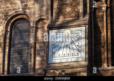 ELY, CAMBRIDGESHIRE, Regno Unito - NOVEMBRE 23 : Sundial alla Cattedrale di Ely il 23 Novembre 2012 Foto Stock
