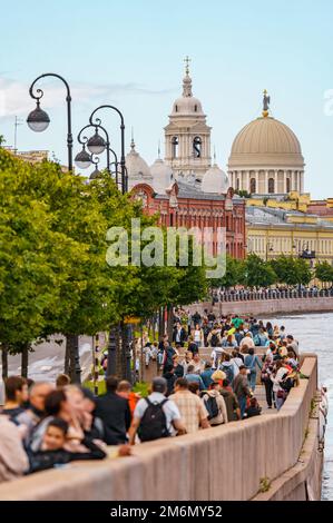 Russia, St. Pietroburgo, 31 luglio 2022: La Venezia russa, la Chiesa del Santo Grande Martire Caterina a Makarov Embankment, A. Foto Stock