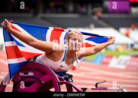 Sammi Kinghorn festeggia la vittoria dell'oro nella gara su sedia a rotelle del 100m T53 al Campionato Mondiale di Para Athletics 2017 di Londra, Regno Unito. Atleta britannico Foto Stock