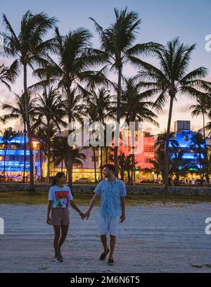 Miami Beach 2019 aprile, colorato quartiere Art Deco di notte Foto Stock