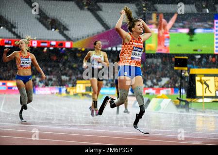 Marlou van Rhijn, soprannominato Blade Babe, vincendo l'oro negli anni '200m T44 ai Campionati mondiali di Para Athletics 2017 dello Stadio Olimpico. Festeggiamenti Foto Stock