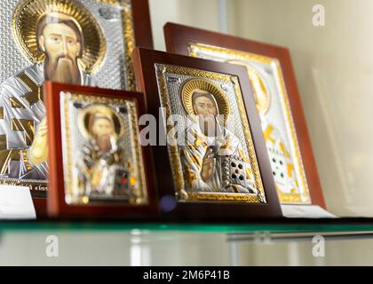 Belgrado, Serbia - 20 dicembre 2022: Icona di San Sava al tempio di San Sava a Belgrado, Serbia. St Sava era un principe serbo della dinastia Nemanjica Foto Stock