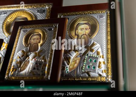 Belgrado, Serbia - 20 dicembre 2022: Icona di San Sava al tempio di San Sava a Belgrado, Serbia. St Sava era un principe serbo della dinastia Nemanjica Foto Stock