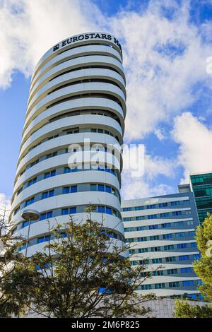 L'Eurostars Universal Lisboa è un hotel di lusso dal design moderno situato nel Parque das Naces di Lisbona Foto Stock