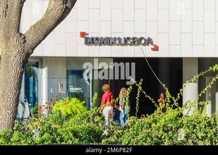 Ingresso principale dell'hotel Ikonik Lisboa dal design moderno nel Parque das Naces di Lisbona Foto Stock