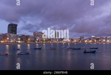 Panorama notturno di Las Palmas, Isole Canarie, Spagna Foto Stock